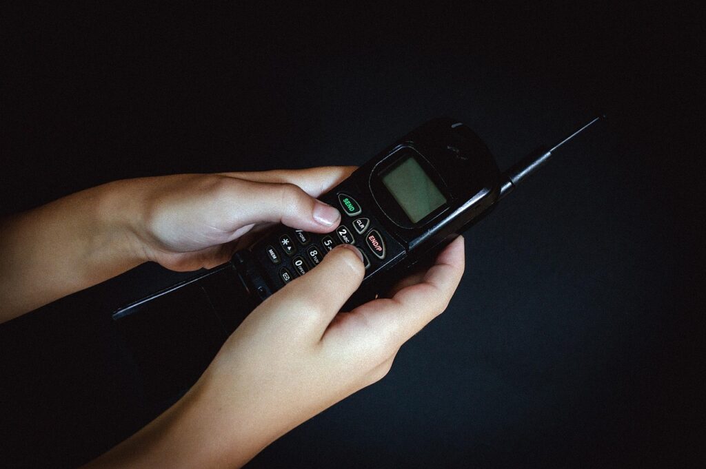 督促 SMS が来る場合の相談先はどこ？債務整理の方法とは？
